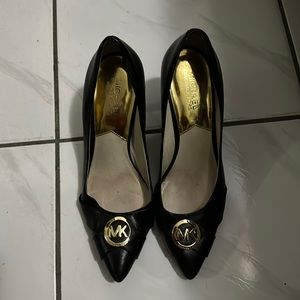 Michael Kors pump